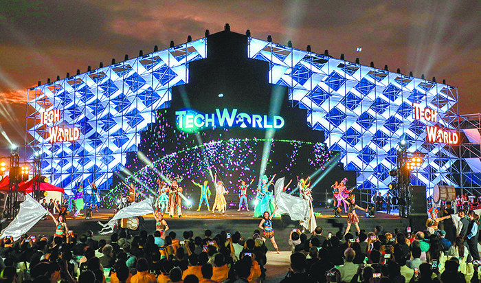 曾在大阪世博亮相的TECH WORLD館帶回嘉義燈會,展館內容再升級。(圖/翻攝自翁章梁臉書)