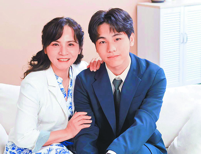 劉淑慧與兒子合影。（圖／受訪者提供）