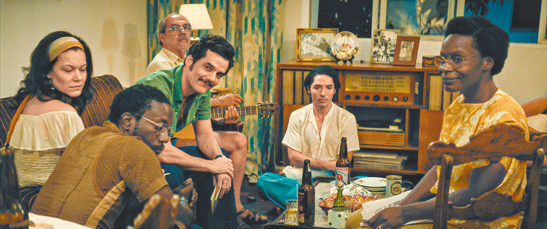 77歲老婦打造短期庇護所，讓受逼迫的異議人士停留。（劇照提供：海鵬影業）