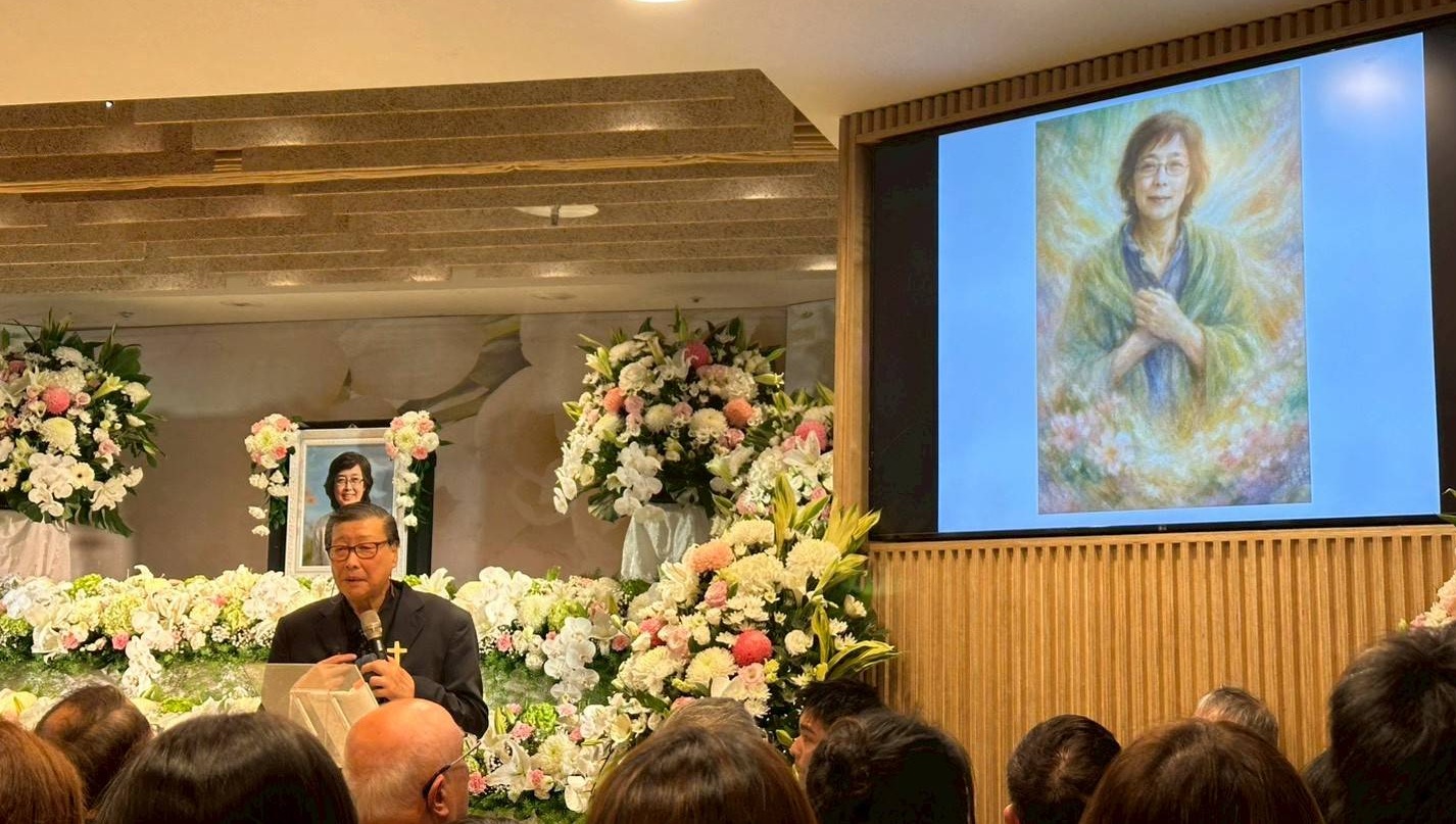 張南驥教授訴說錢嘉韻教授生前故事。(翻攝自陽明團契LINE群組)