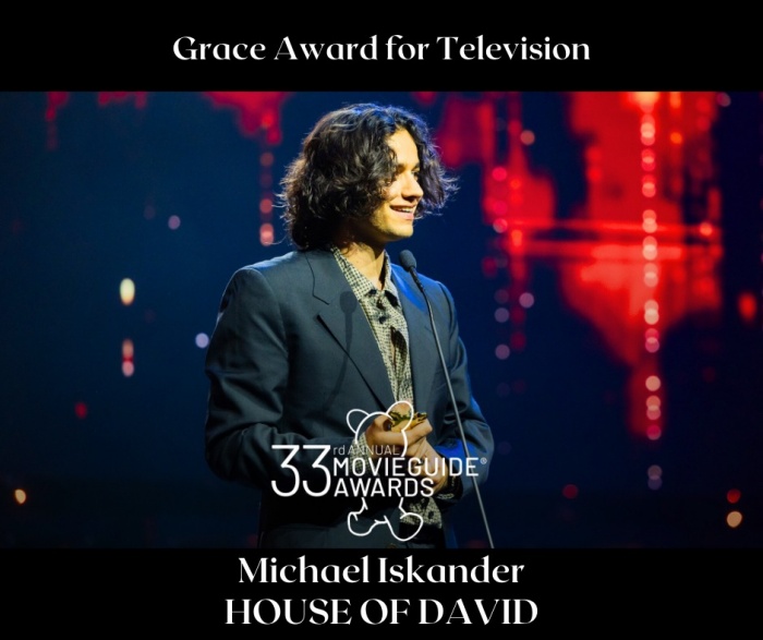 《大衛王朝》飾演大衛的演員麥可．伊斯坎德獲電視男演員「恩典獎」。（翻攝自Movieguide臉書）