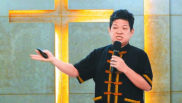 王子豪牧師（本報資料照片）