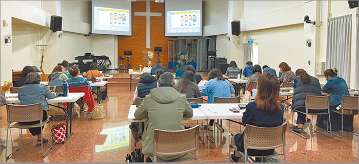 拿神課堂場景。（圖／受訪者提供）