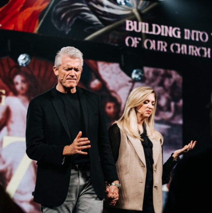 喬．錢皮恩牧師夫婦。（翻攝自FB@Celebration Church）