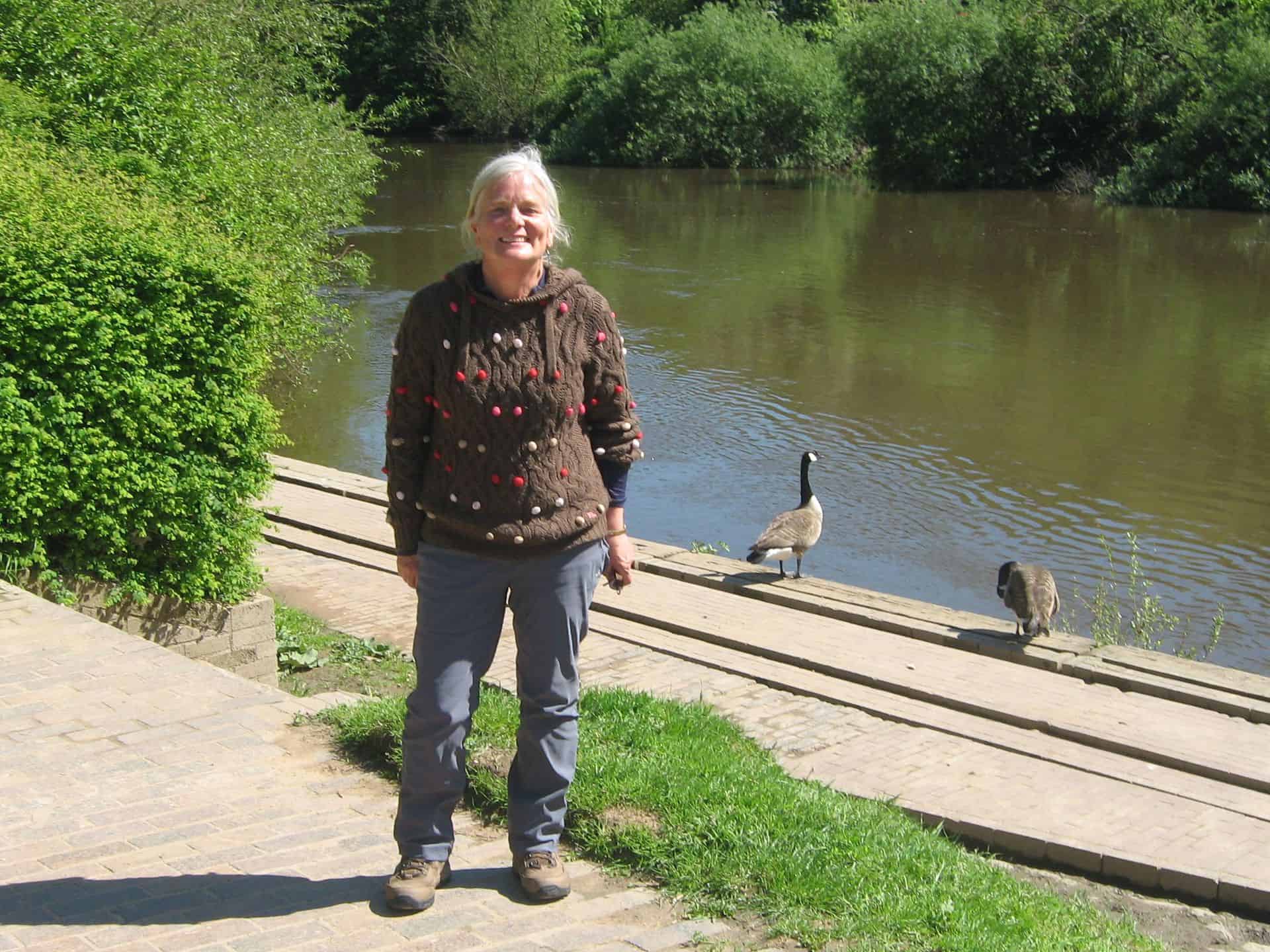 規劃「丁道爾之路」的作家安．海沃德。（翻攝自pilgrimstreet.uk）