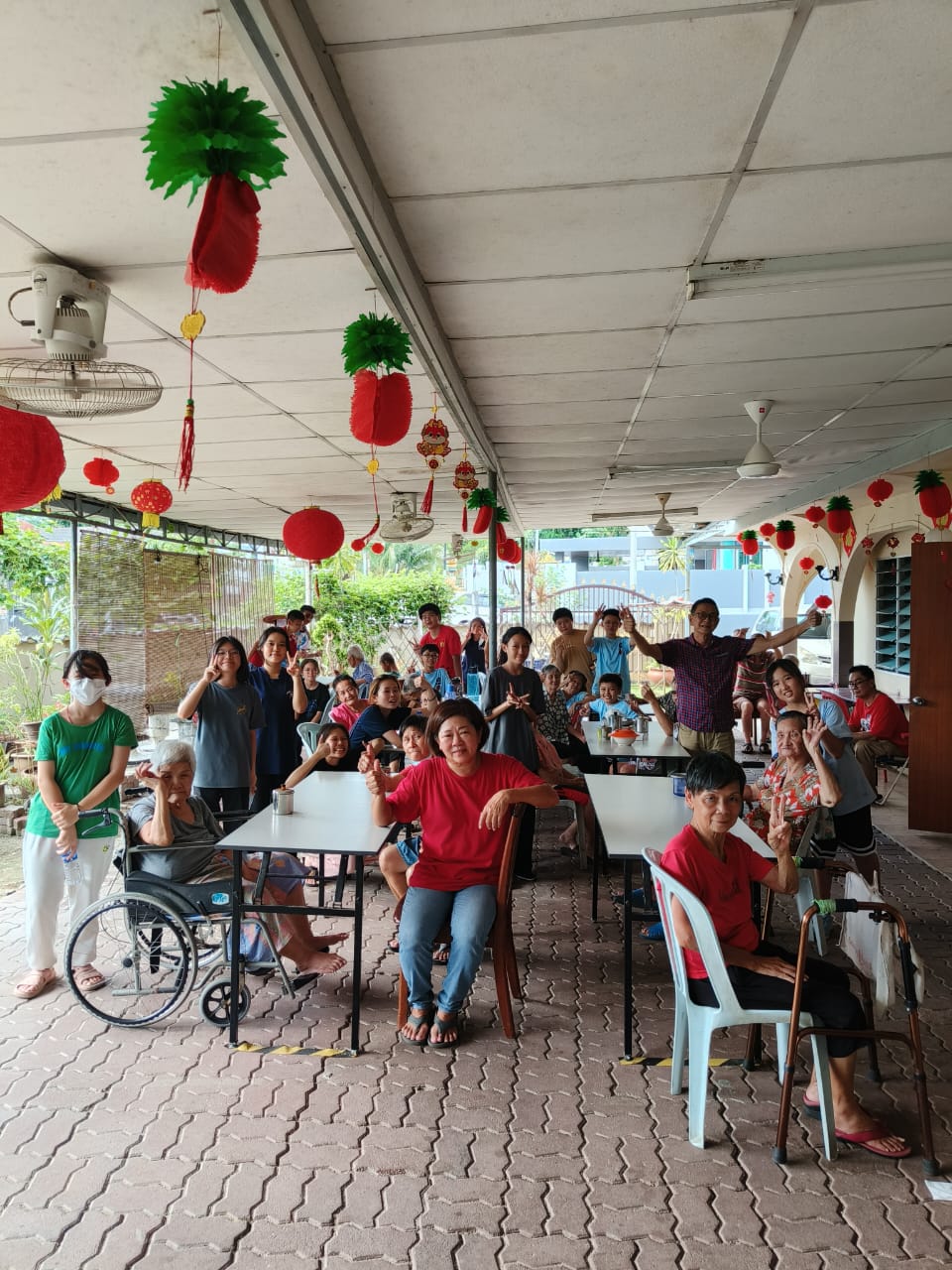 帶孩子到老人院探訪