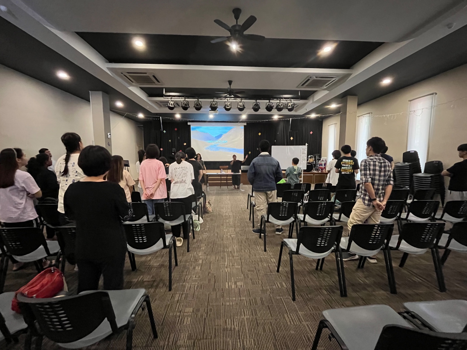 ARC每週一都會舉辦週會以及禮拜。