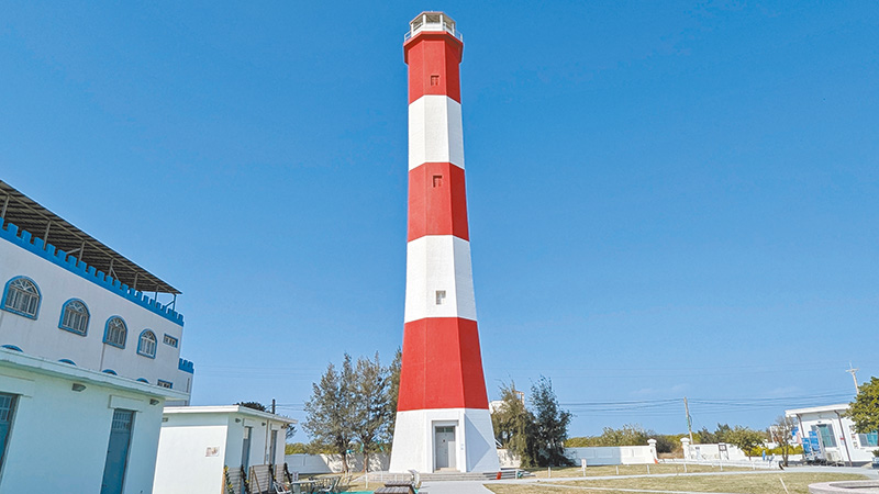 高美燈塔。（作者攝影）