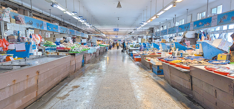 梧棲觀光漁港有各式新鮮漁獲。（作者攝影）