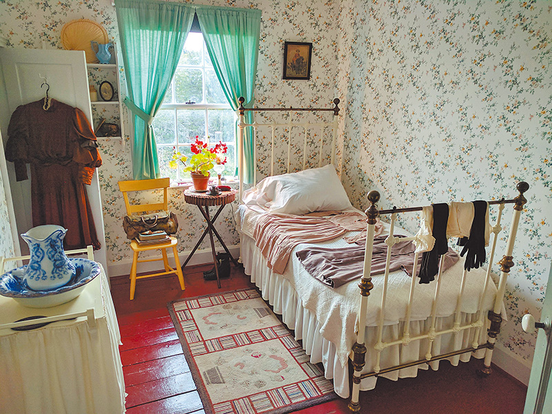 博物館按照《清秀佳人》小說場景重新布置傢俱，包括了安妮的房間。（作者攝影）