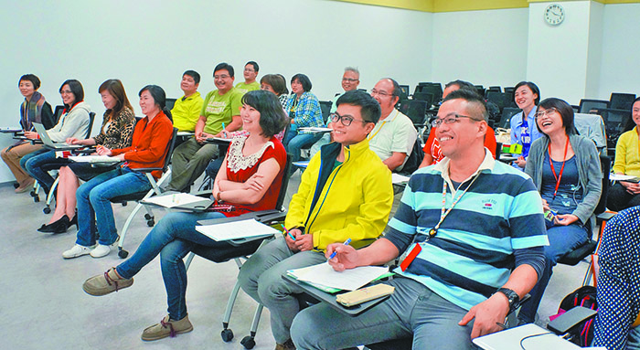 靈神課堂場景。（圖／靈神提供）