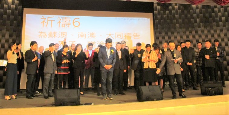 2019年南方澳大橋斷裂意外事件後為城市祈禱。（圖/本報資料照片，梁敬彥攝影）