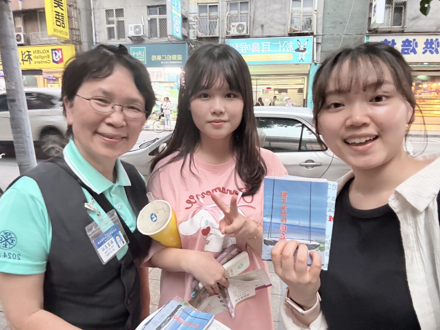 台北世貿、象山、六張梨附近區域開展隊在街上傳馬路福音。(圖:林祝君提供)