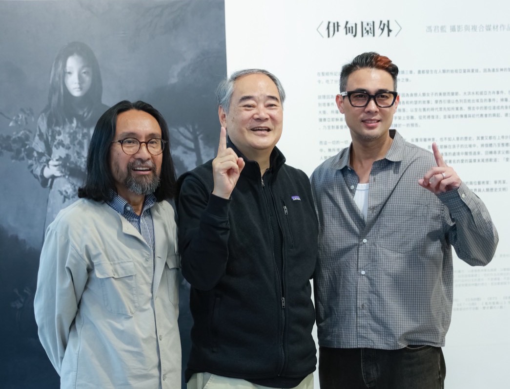 基督教論壇基金會董事長洪善群(中)，與嶺頭山莊執行長(右)及馮君藍牧師(左)合影。(圖/嶺頭山莊提供。)