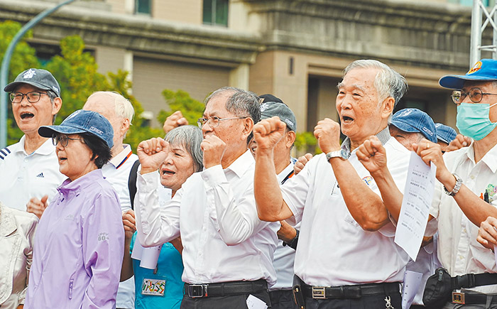 年長聖徒帶來活力的詩歌展覽。（圖/高雄市召提供）