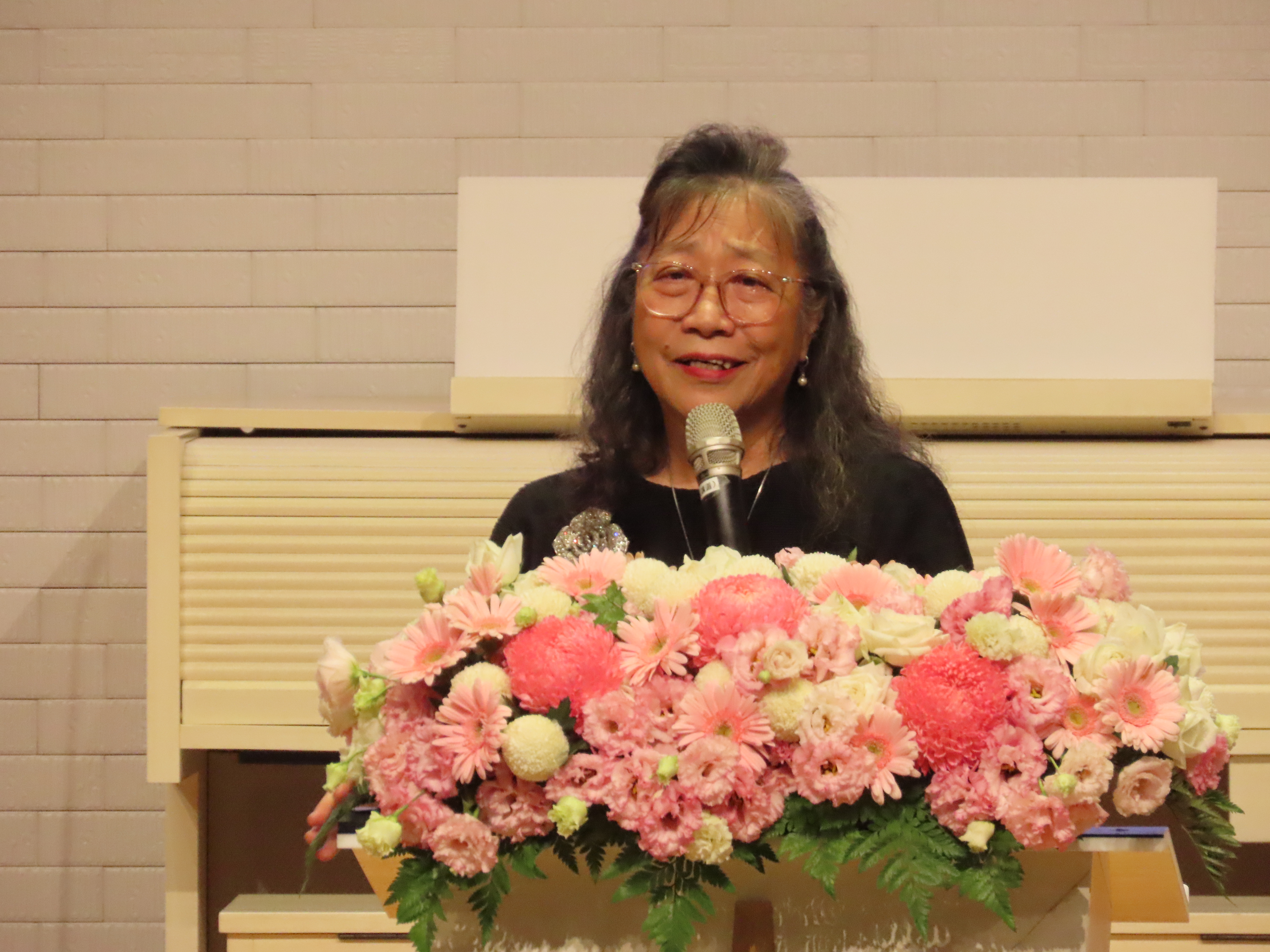 鄭聖惠牧師分享母親在最後18年，服事最小教會身上。(圖/李容珍攝影)