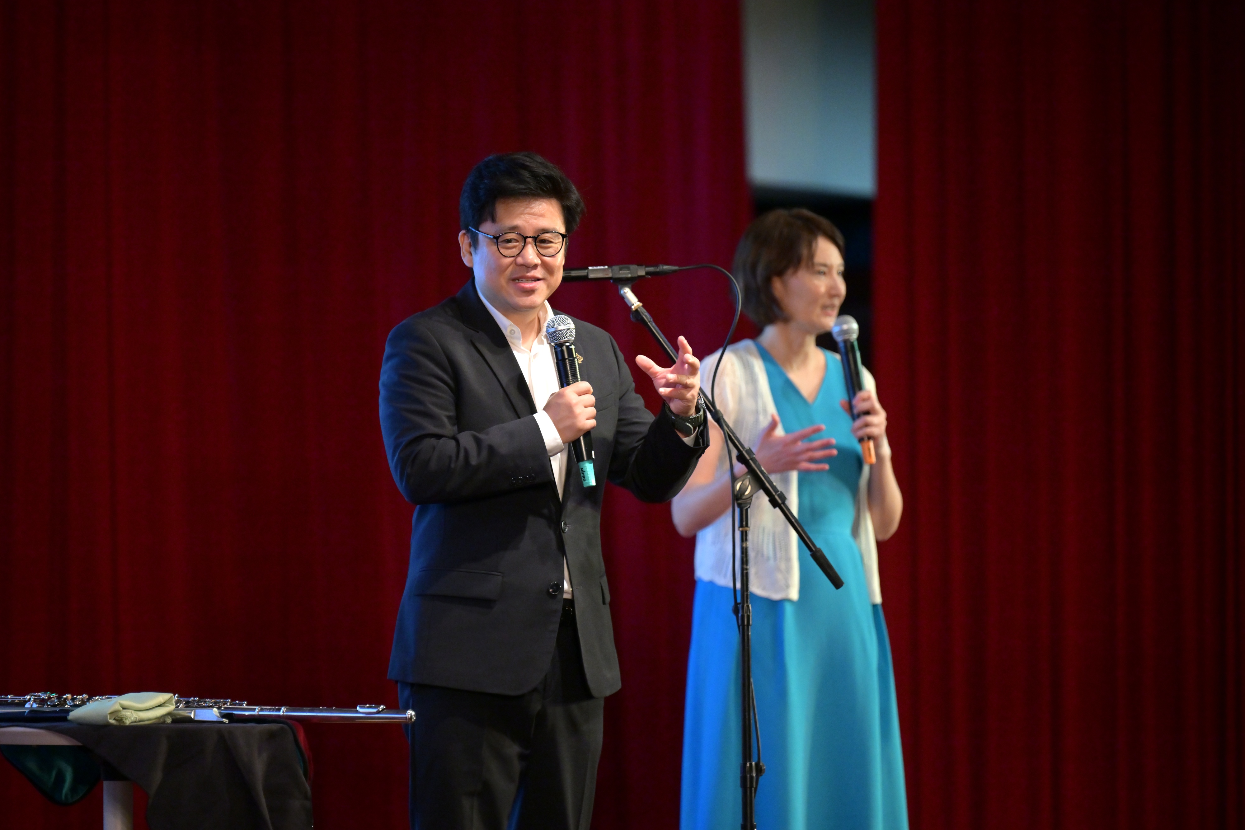 宋松樹分享人生故事。右為柯百佳。（圖／主辦單位提供）