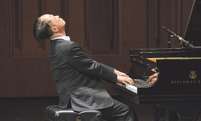 鋼琴演奏家陳瑞斌於美國著名 Ambassador Auditorium 音樂廳專場演奏