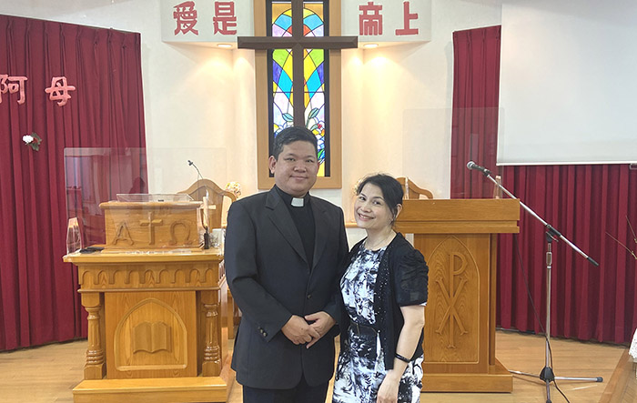 王子豪牧師與師母 