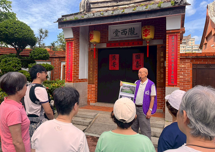 千歲走讀團地方文史導覽。（圖／受訪者提供）
