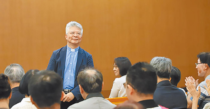 台北衛理堂黃寬裕主任牧師