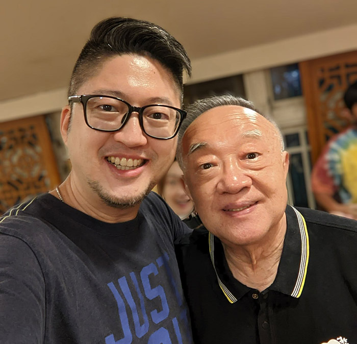 巴鎮與爸爸巴台坤合影。（圖/受訪者提供）