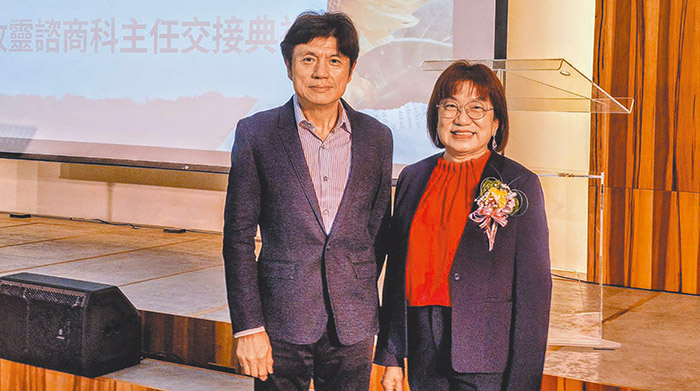 洪英正老師和妻子錢玉芬老師。（圖/梁敬彥攝影）