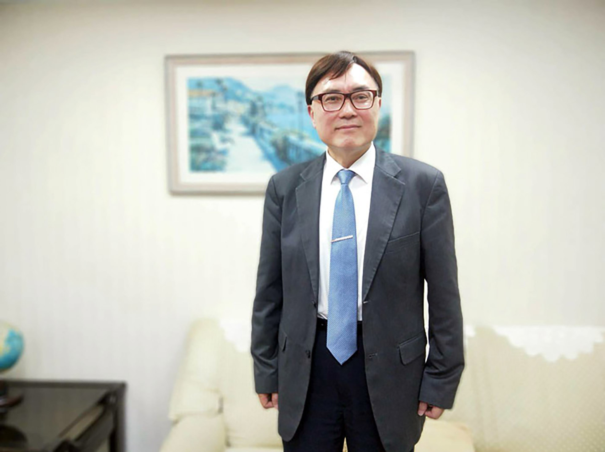楚雲牧師過往拜訪《基督教論壇報》時留影。(本報資料照片)