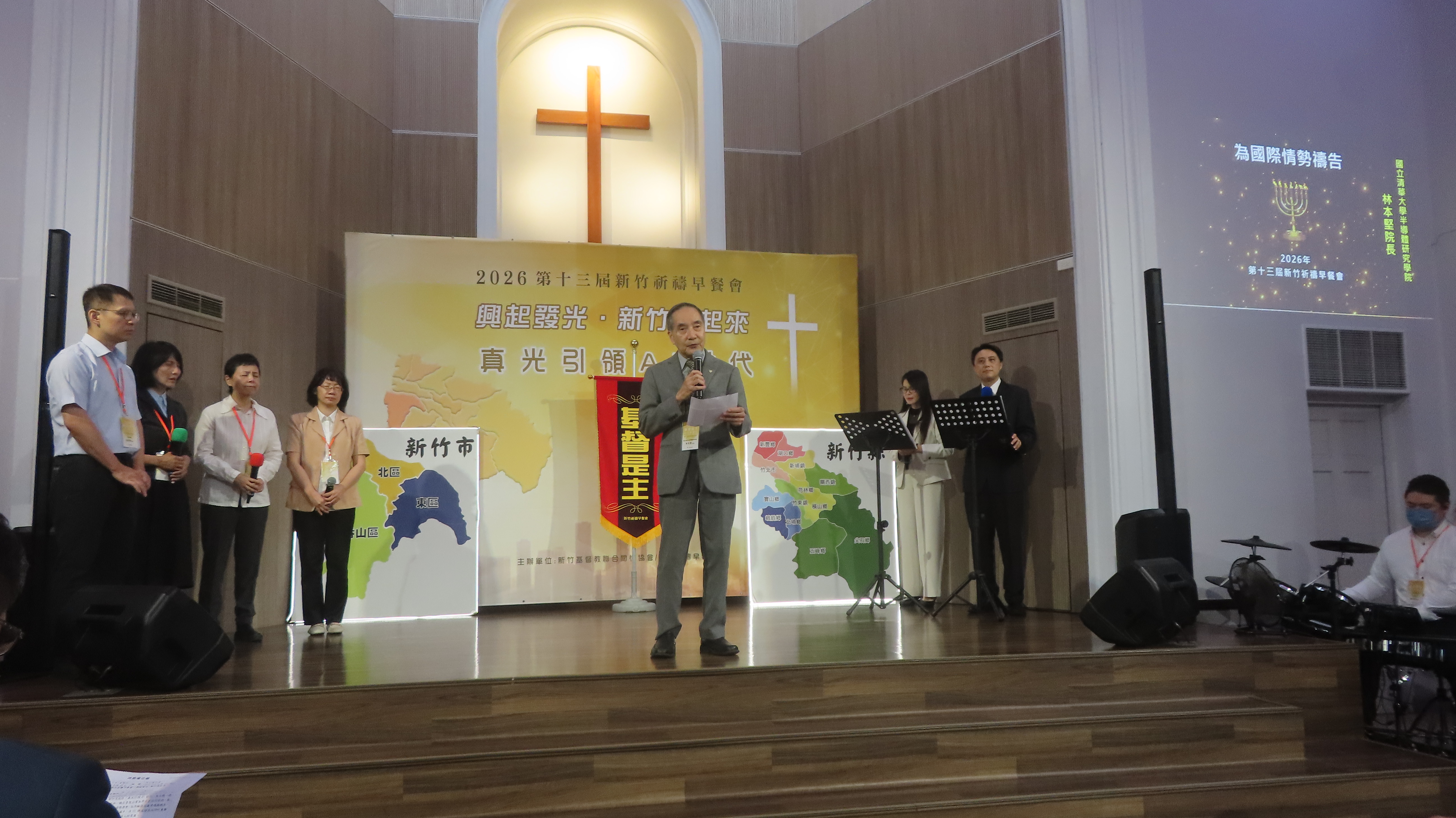 林本堅院長帶領禱告。（圖/梁敬彥攝影