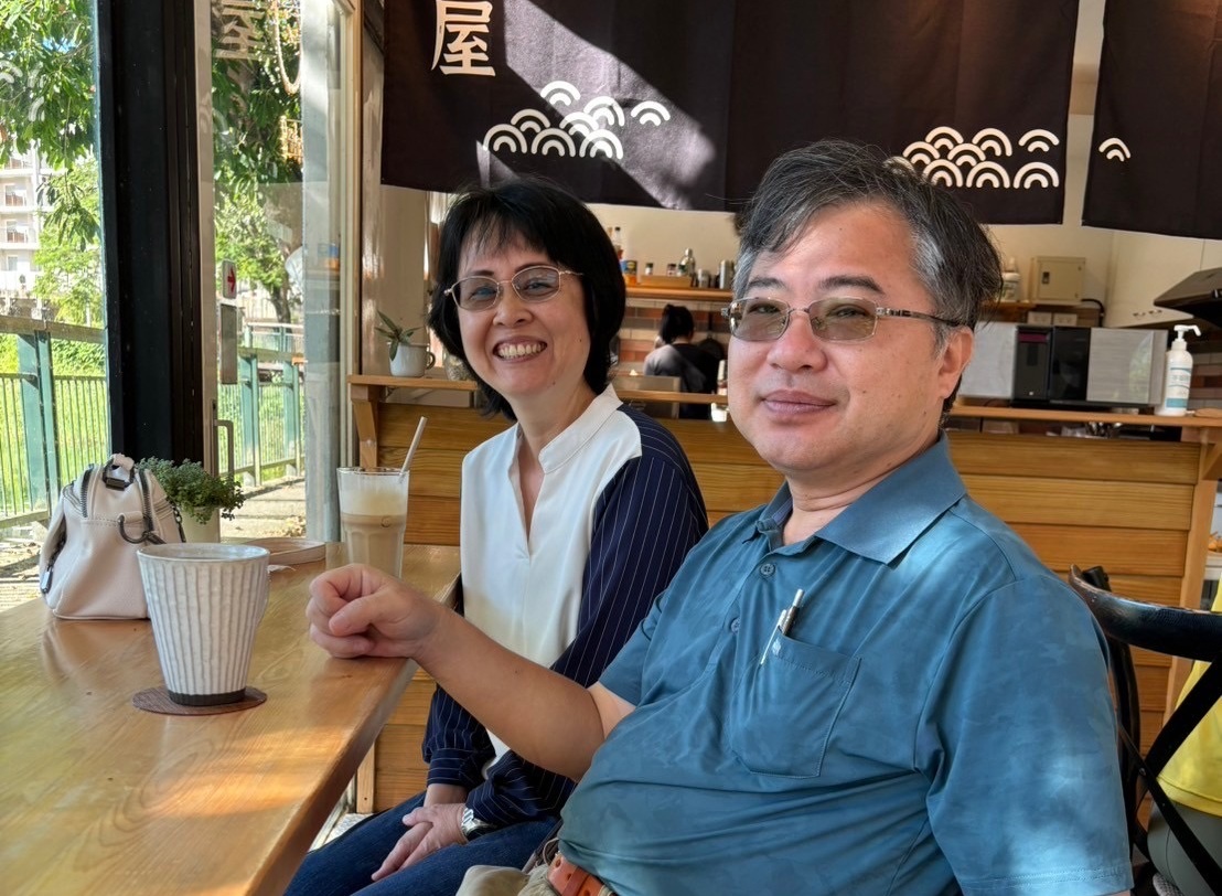 陳鳳翔老師和先生蔡哲民副教授。(受訪者提供)