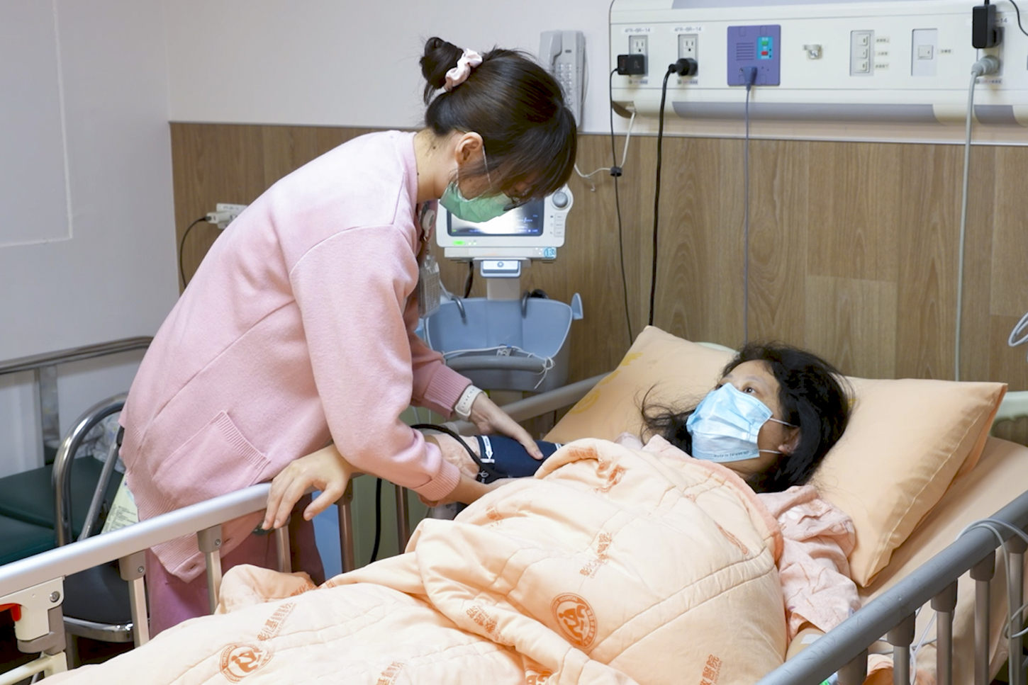 彰基期望藉由AI提升醫療品質與病人安全、減輕第一線工作負擔，把時間還給醫護，也把關懷留給病人。(彰基提供)