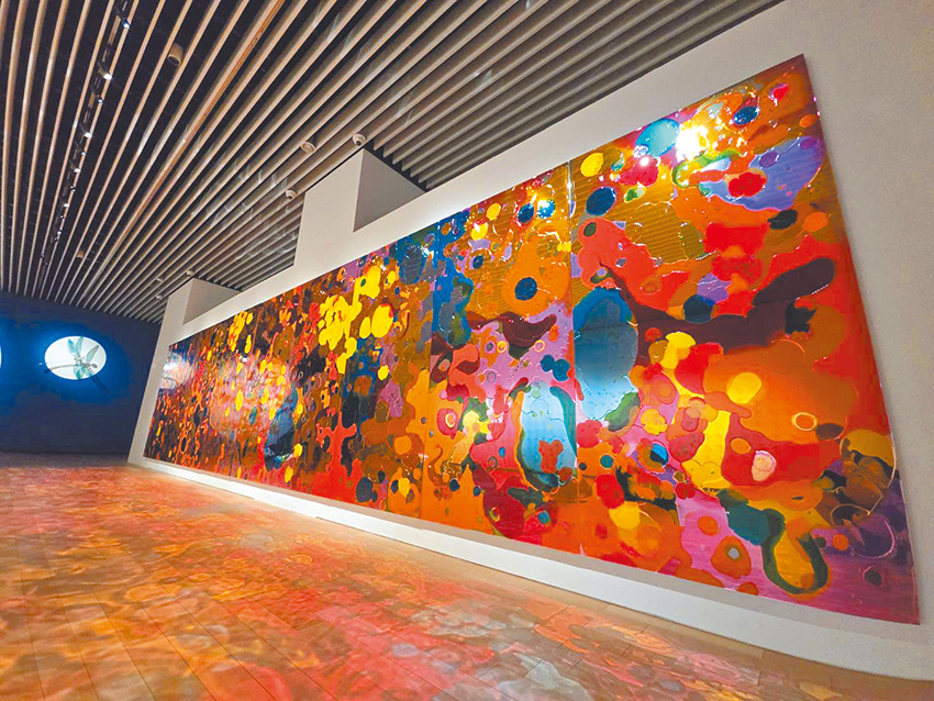 在高雄舉辦的「光彩共舞」特展。（作者攝影）